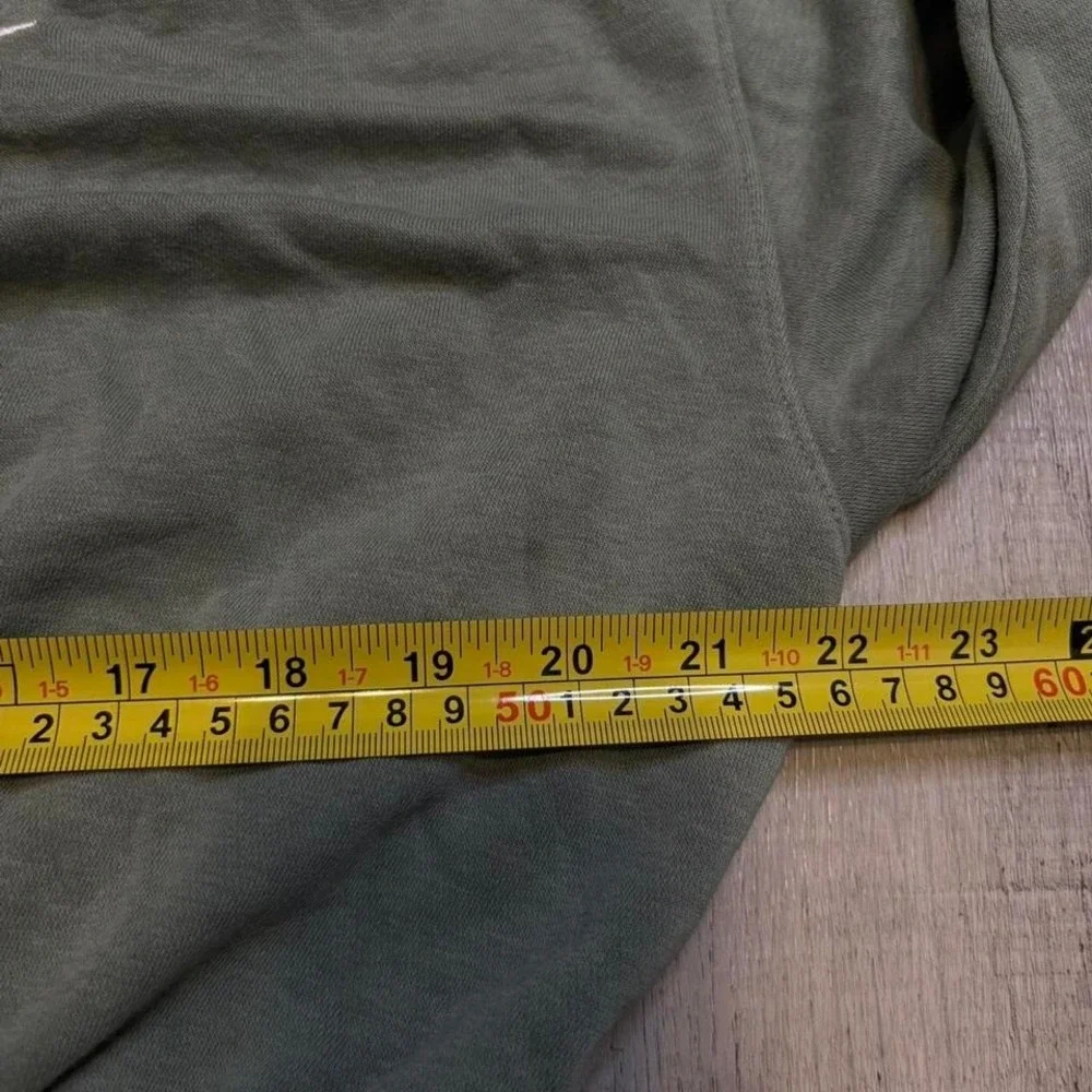 Nike green cropped‎ sweatshirt with silver logo women's size M - Picture 5 of 7